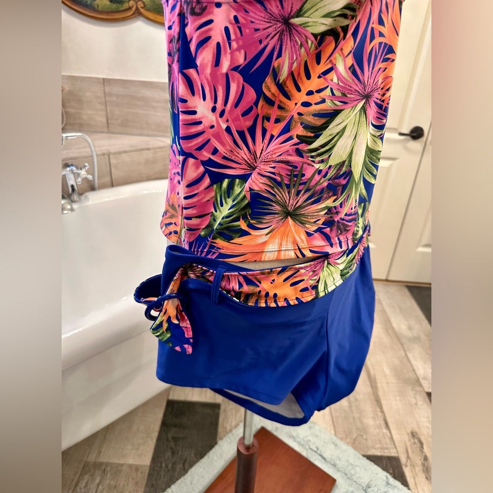 Marina West Halter Tankini Style Suit with Shorts and belt floral - Picture 9 of 12